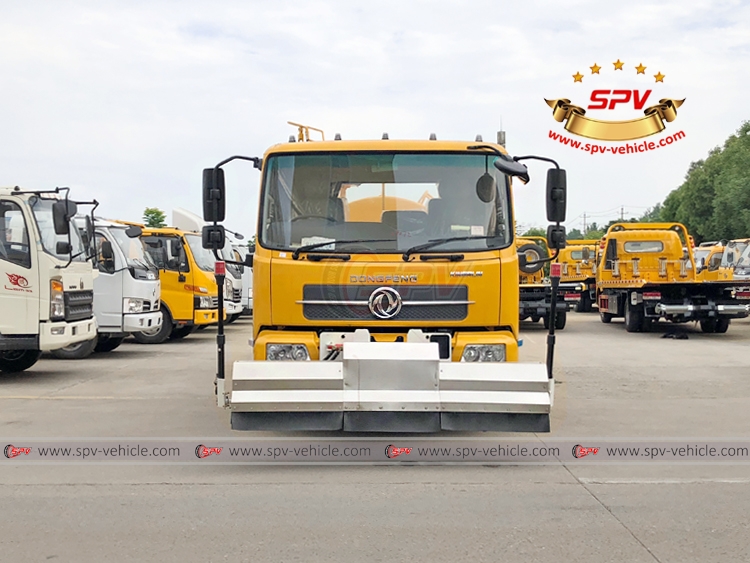 6,000 Litres Road Washer Truck Dongfeng - F 6,000 Litres Road Washer Truck Dongfeng - F